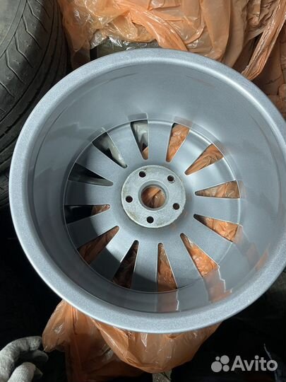 Оригинальные диски audi r17