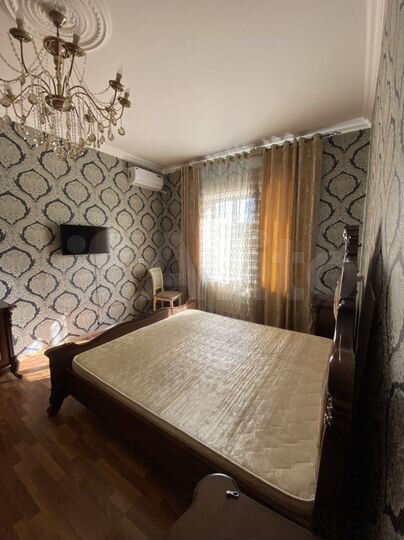 3-к. квартира, 80 м², 1/3 эт.