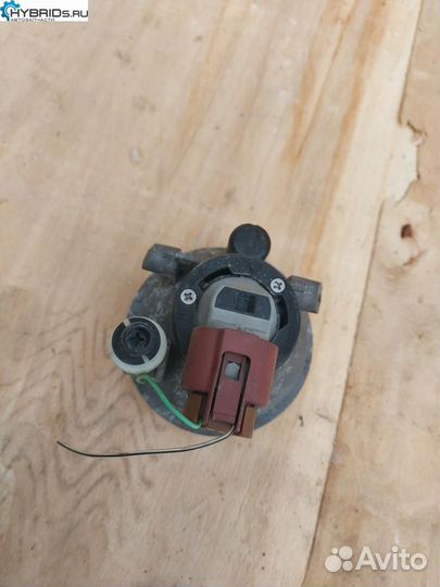 Фара противотуманная левая Toyota Prius 2 NHW20