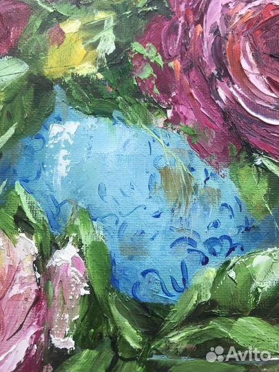 Картина маслом Розы в голубой вазе