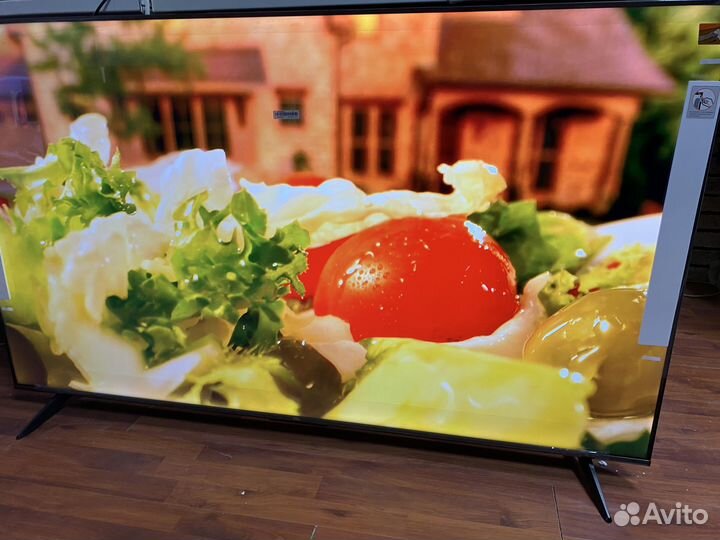 Заряженный TCL 50 с последним Android 1300 каналов