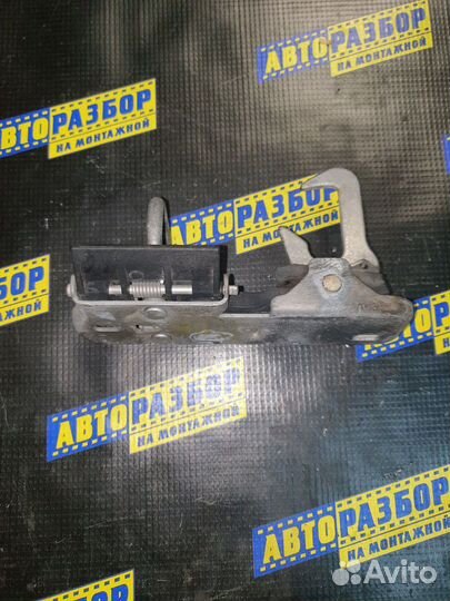 Замок капота Volkswagen Golf GTI