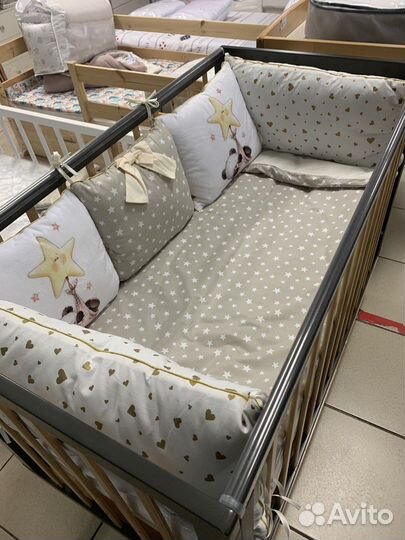 Комплект в детскую кроватку с балдахином