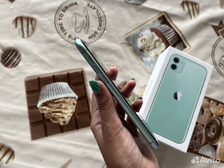 Телефон iPhone 11