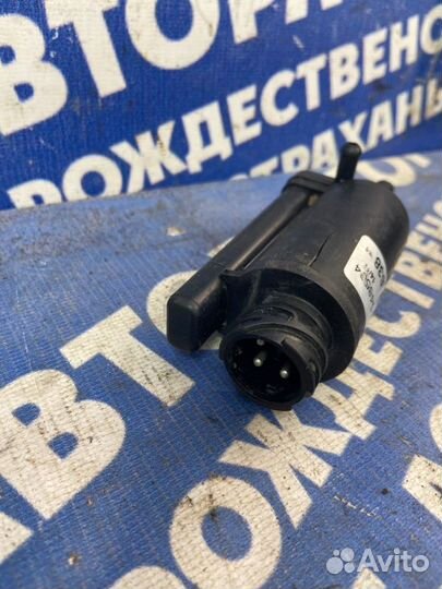 Моторчик омывателя лобового стекла. Scania