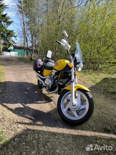 Honda Magna