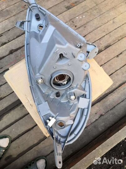 Фара toyota funcargo