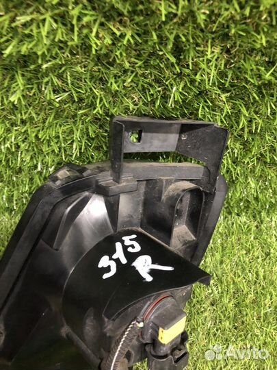 Противотуманная фара передняя правая Peugeot 308