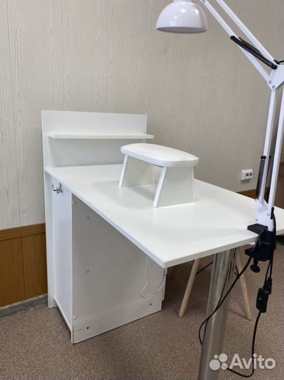 Маникюрный стол бу