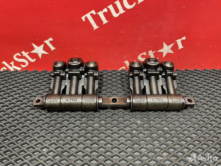 Вал рокеров в сборе