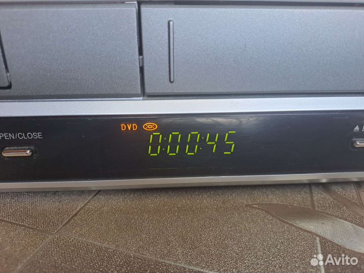 Видеомагнитофон lg