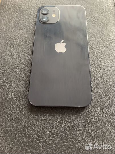 Телефон iPhone 12