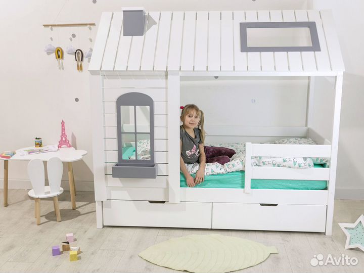 Детская кровать с крышей