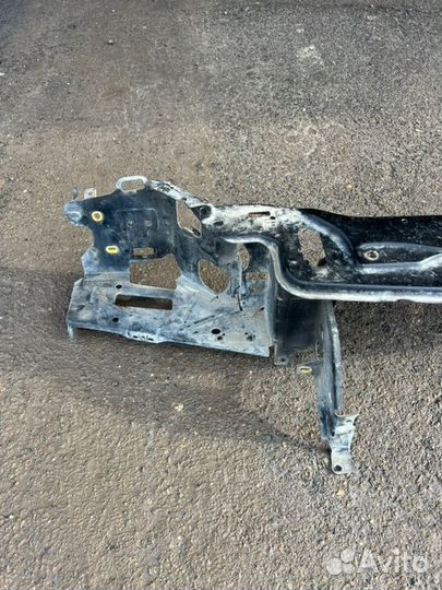 Рамка передняя(телевизор) передняя Volvo Xc90