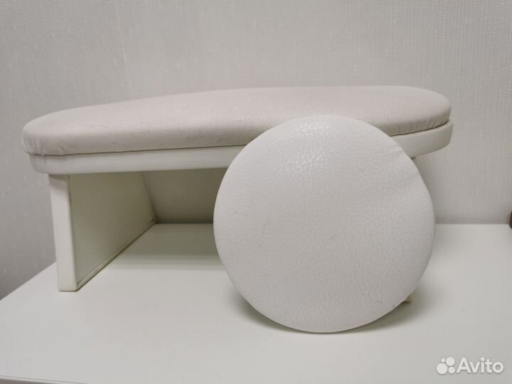 Подставка для маникюра и под локоть мастеру