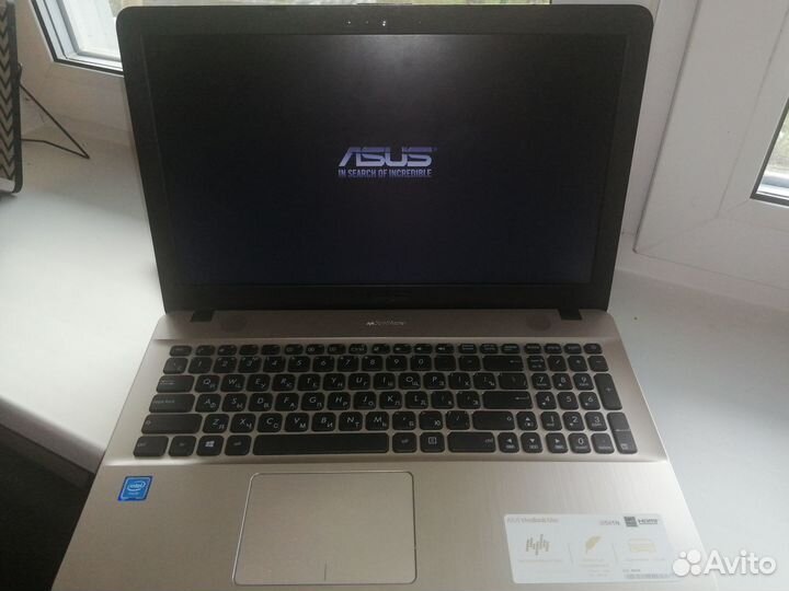Ноутбук asus