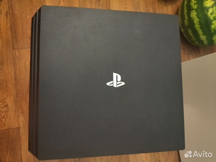 Игровая приставка ps4 pro,1tb