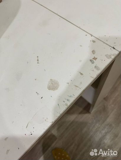 Маникюрный стол