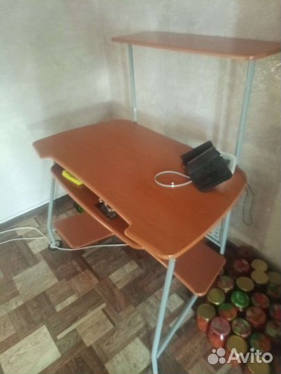 Компьютерный стол