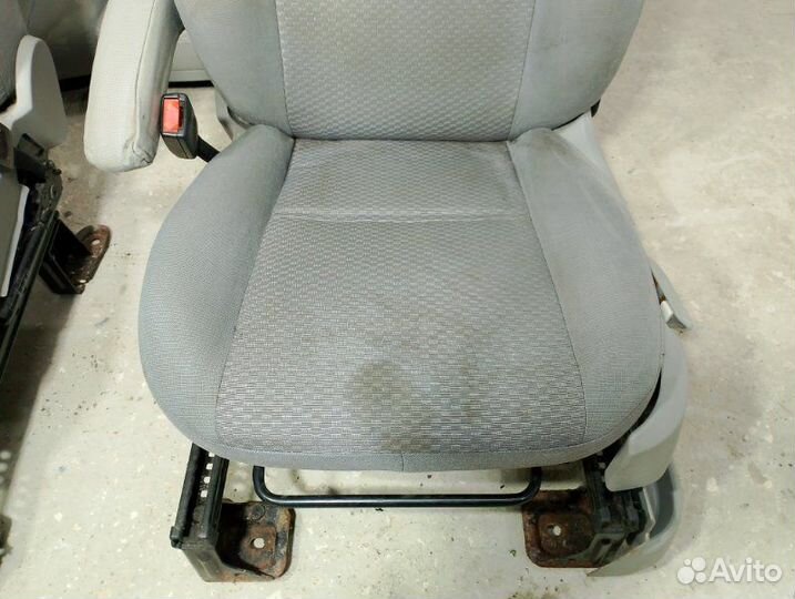 Сиденья комплект Ford C-Max минивэн qqda 2004