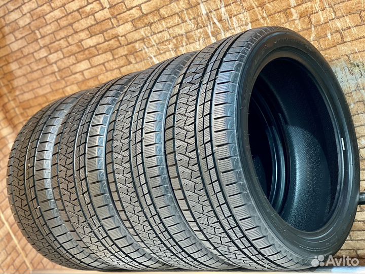 Triangle Snowlink TWT02 225/45 R18 и 255/40 R18