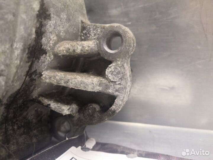 Насос вакуумный Volkswagen Passat B6 2005-2010