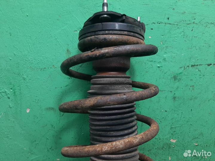 Стойка амортизатора передняя правая Ford Mondeo 3