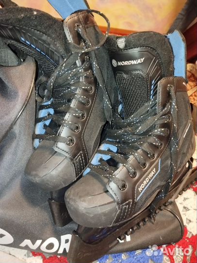 Коньки хоккейные, 39 размер