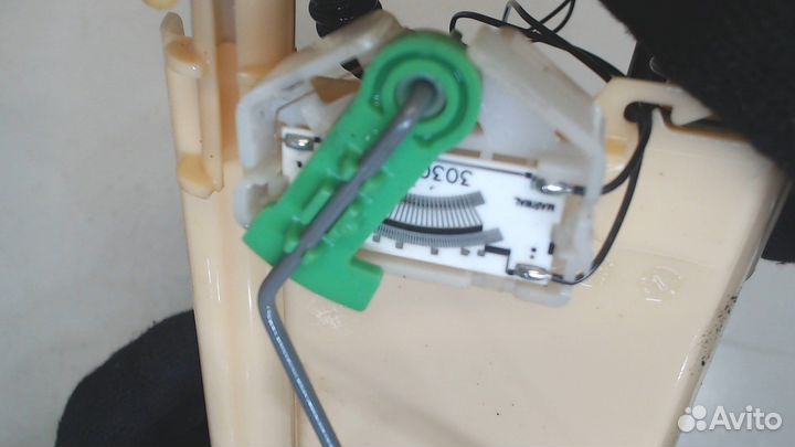 Датчик уровня топлива Peugeot 3008, 2011