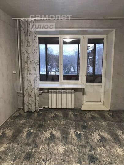 2-к. квартира, 43 м², 3/3 эт.