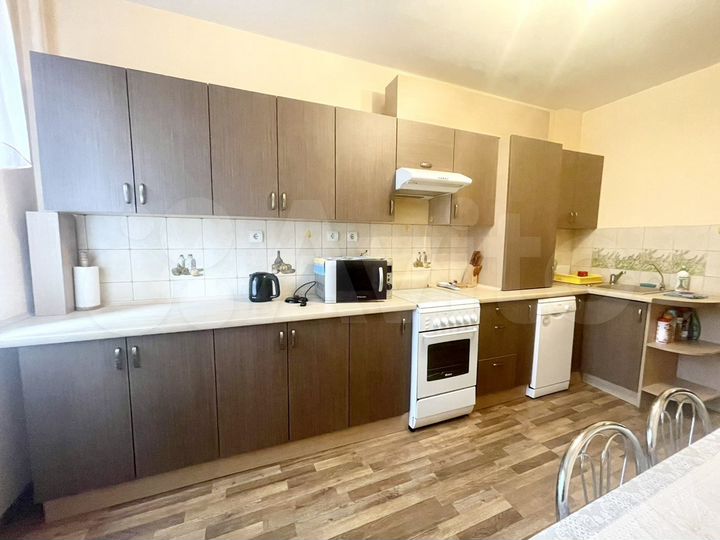 3-к. квартира, 110 м², 2/6 эт.