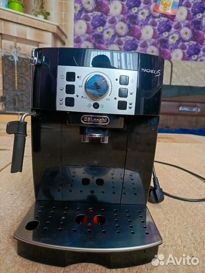 Кофемашина delonghi magnifica s