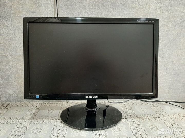 Монитор Samsung SyncMaster S19B300