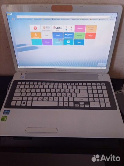 Ноутбук packard bell 17