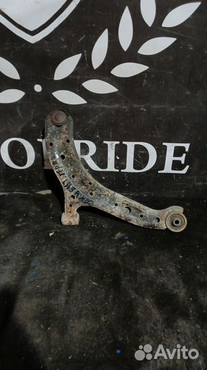 Правый рычаг hyundai accent