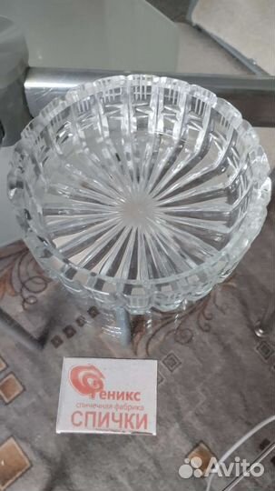 Хрустальная ваза