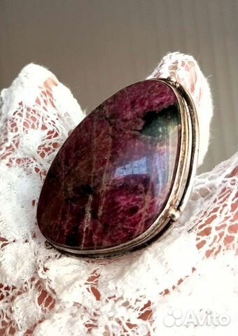 Кольцо с натуральным крупным камнем