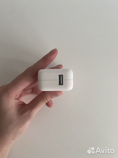Зарядное устройство Apple 12w USB power adapter