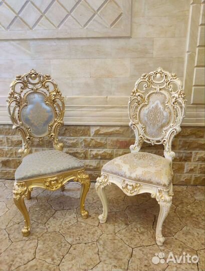 Стол и стулья