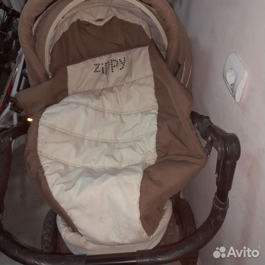 Прогулочная коляска