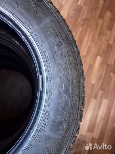 Bridgestone Blizzak Ice 225/65 R17