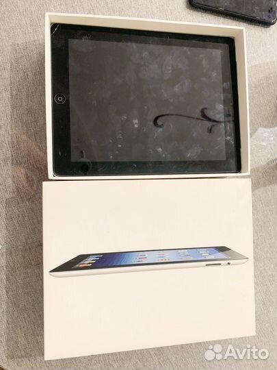 iPad Wi-Fi Cellular