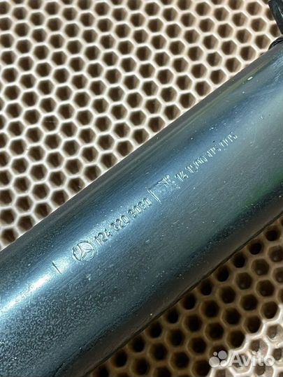 Амортизатор подвески Mercedes-Benz E320 W124