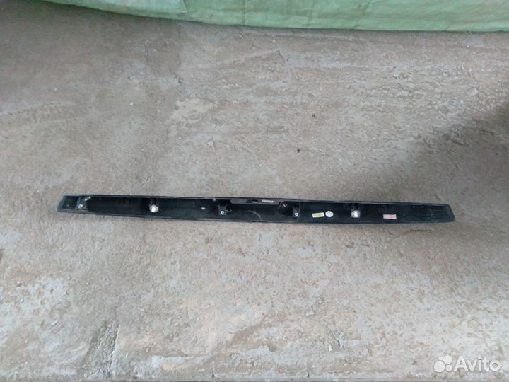 Накладка крышки багажника Hyundai Solaris