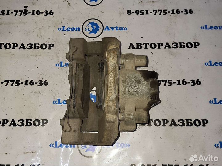 Суппорт передний правый peugeot 3008