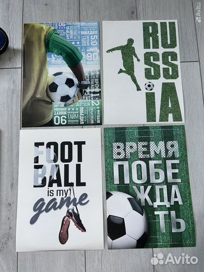 Книги про футбол, щитки и постеры