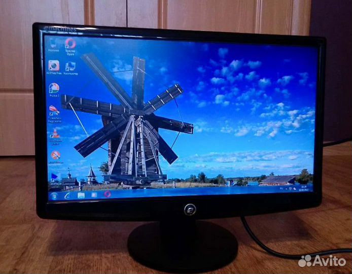 ЖК- монитор eMachines 19