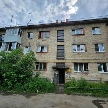 Комната в 6-к., 1/3 эт.