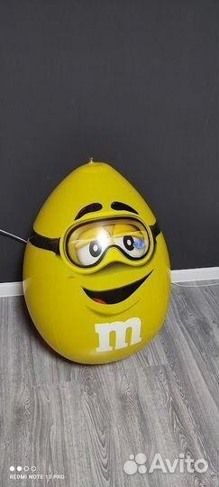 Большой надувной мяч, шар ввиде M&M's 2013 года