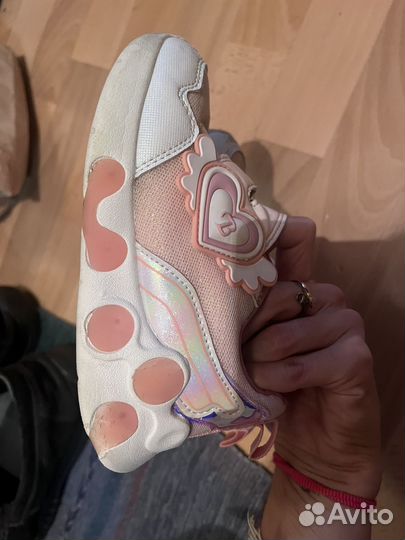 Кроссовки 28